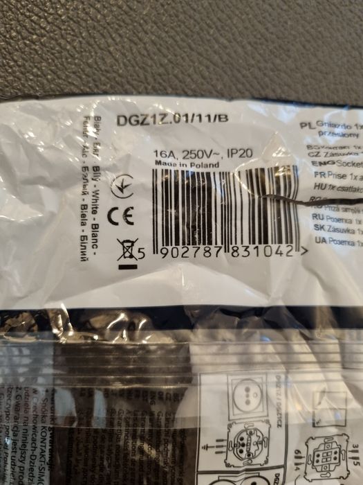 Gniazdo pojedyncze z uziemieniem