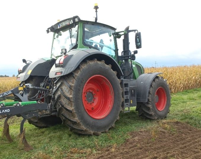 Fendt 826vario S4