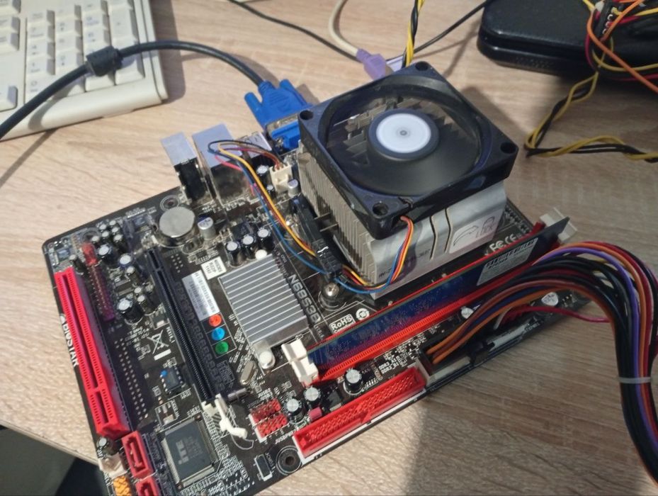 Материнська плата Biostar N68S3B