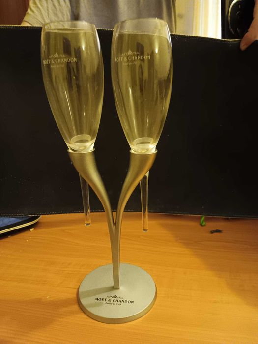 Copos Moet e Chandon