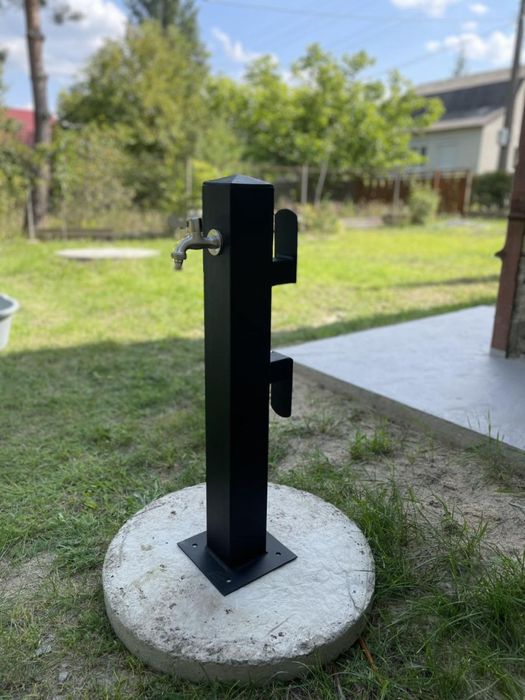 Садова колонка з тримачем для шлангу