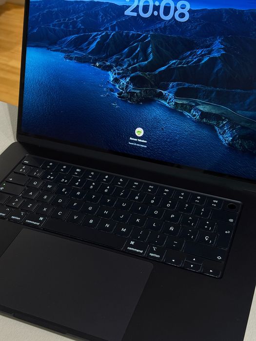 MacBook Air 15″ M2 | 16 GB | 512 GB | MagSafe