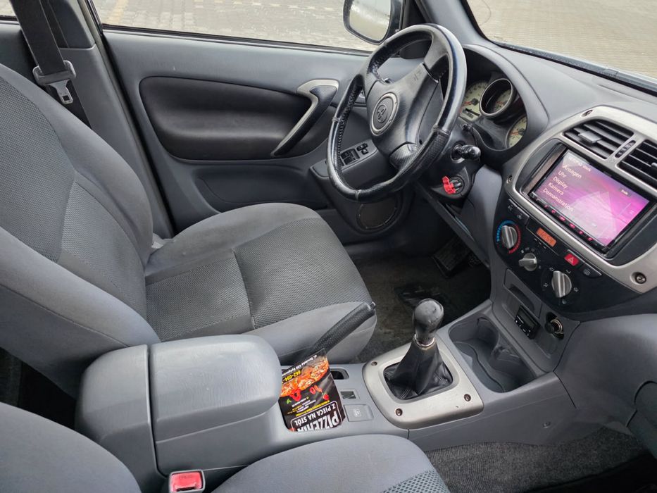 Toyota rav 4 benzyna