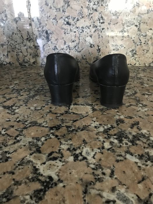 Sapatos pretos, para  praxe
