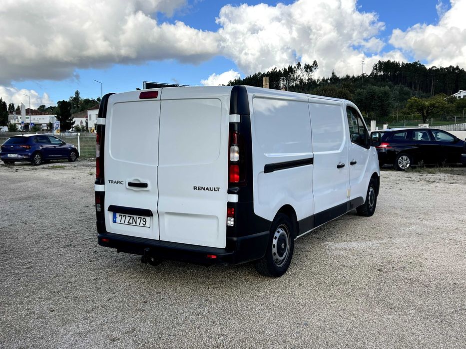 RENAULT TRAFIC LONGA COM REFRIGERAÇÃO DE PARQUE