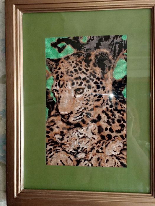 Картина вишита леопард