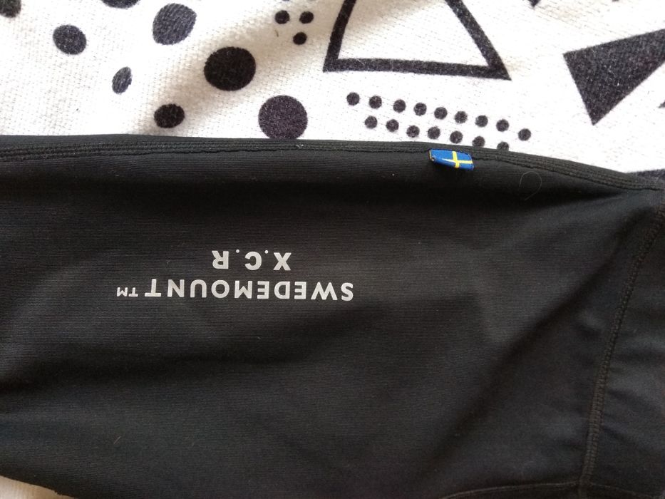 Czarne legginsy sportowe 122 Swedemount