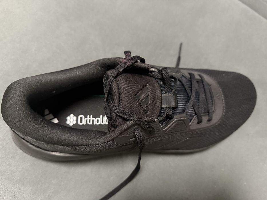 Кросівки чоловічі