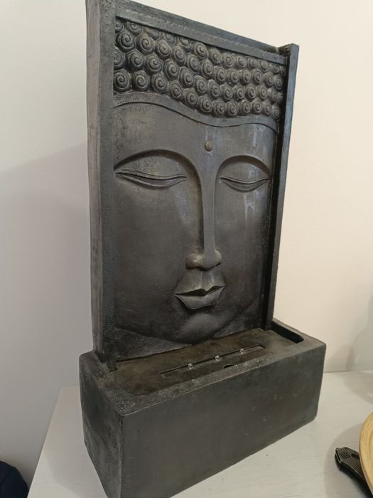 Peça decorativa fonte de água