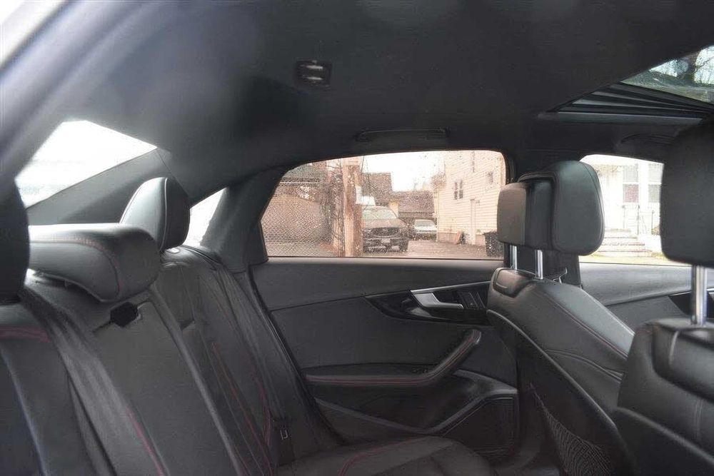 Audi A4 quattro Premium Plus      2019