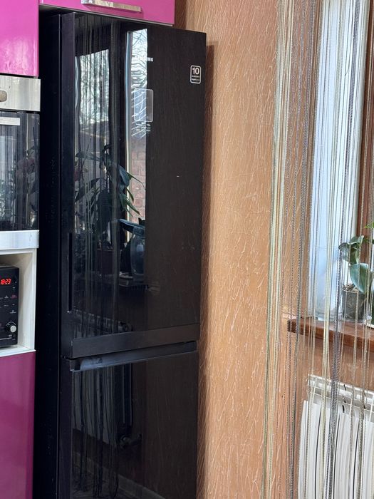 Холодильник б у  в гарному стані