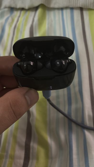 Fones de ouvido sem fio.