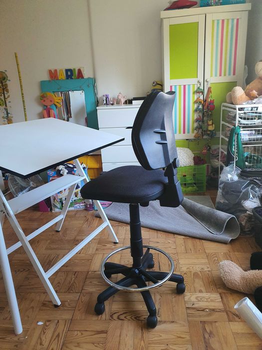 Estirador com prateleira inferior com tampa articulada, dobrável sem cadeira