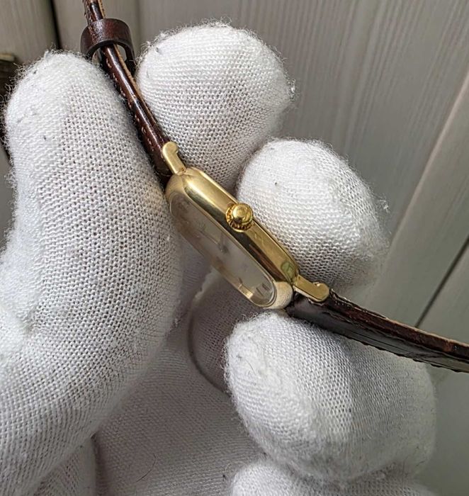 Золотий жіночий годинник Omega De Ville золото 750 пр