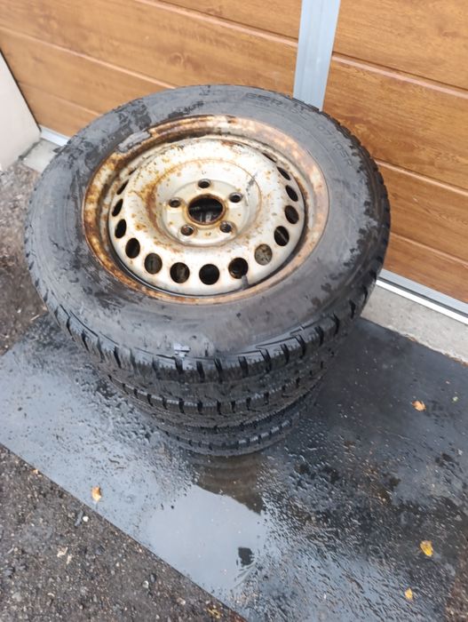 Koła 5x120 opony 205/65/16C Nokian zima