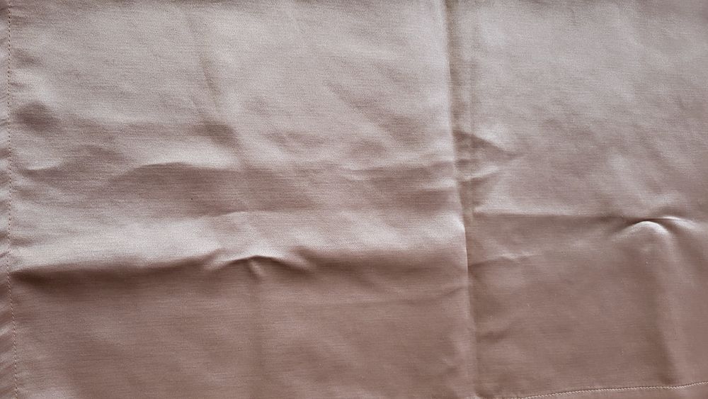 Piękne 2 różowe, atłasowe zasłony 135x176cm