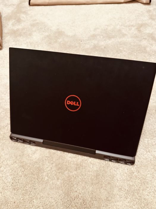 Dell Inspiron 7567 w bardzo dobrym stanie.