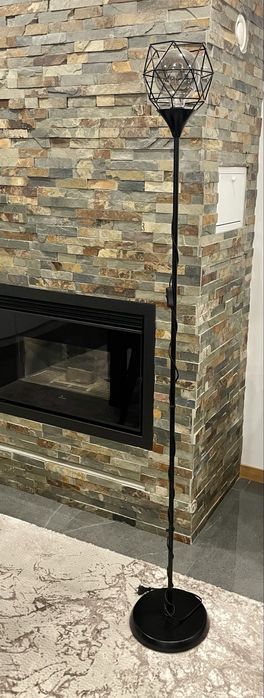 Candeeiro de Pé Estilo Industrial/Moderno