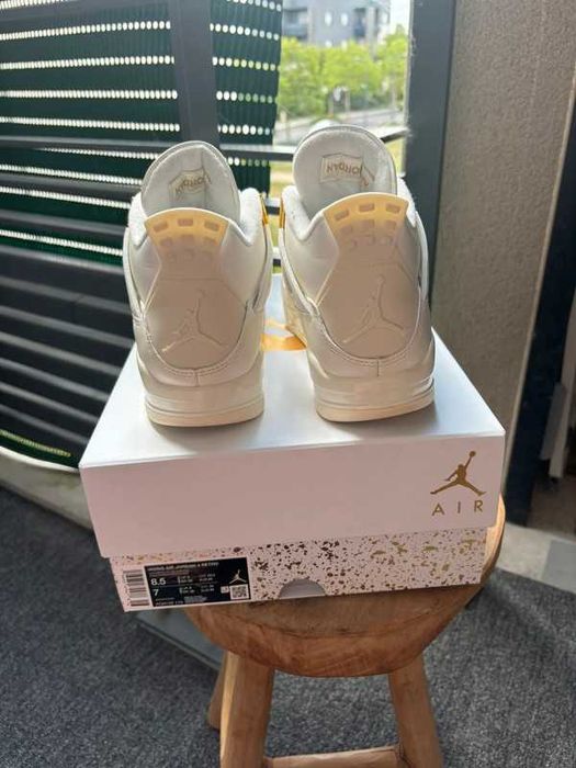 Jordan 4 Retro Metallic Gold r.40