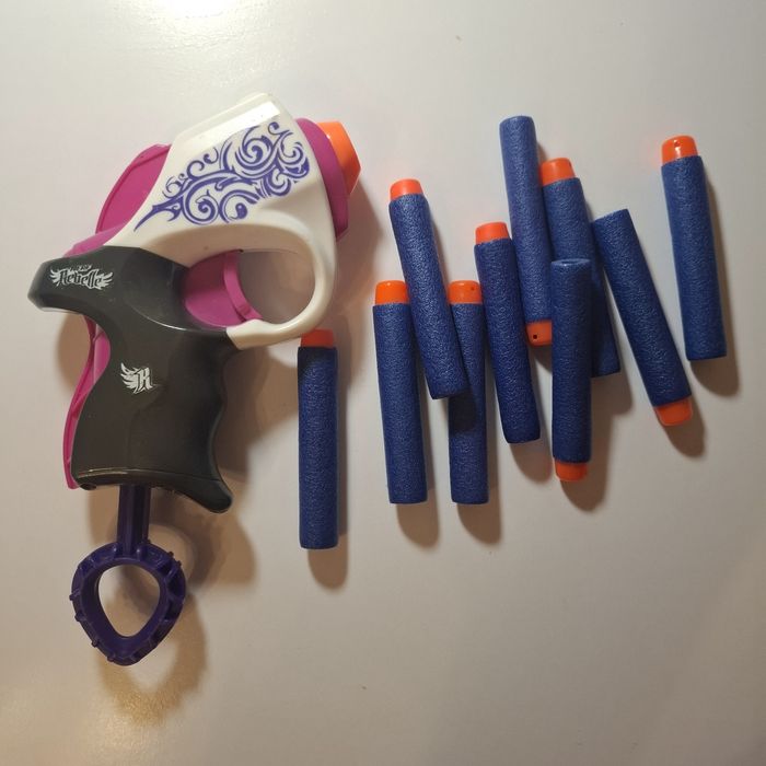 Пістолет  hasbro оригінал