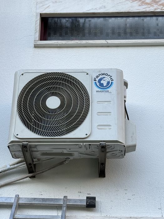 Tecnico de ar condicionado certificado.