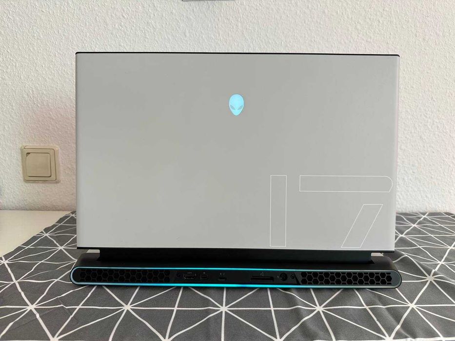 Alienware M17 R3