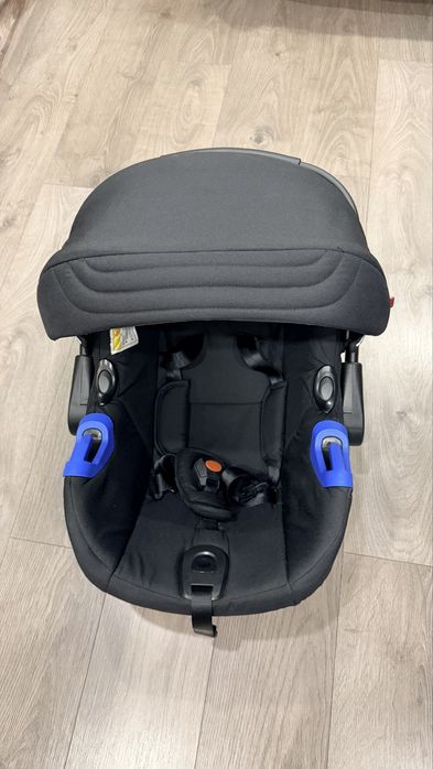 Автокрісло 0+ до 13 кг автолюлька Carrello Epica ідеальний стан + адаптери
