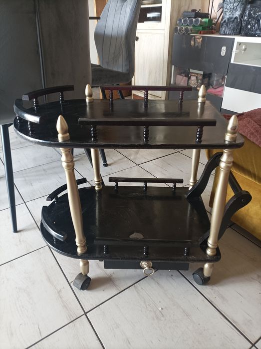 Sprzedam barek na kółkach.