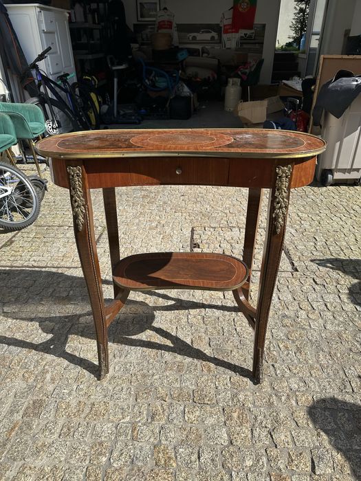 Mesa apoio do sec XIX