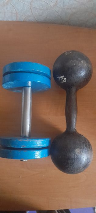 Гиря  - 24 кг  пара гантели 10кг