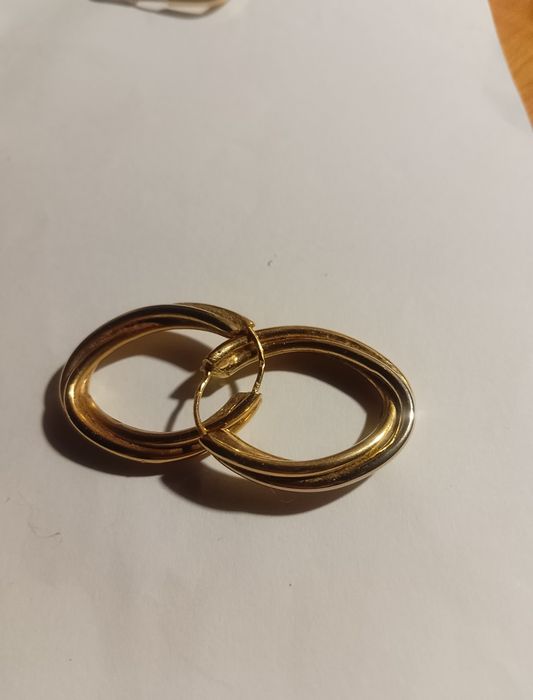 Tudo reservado em avaliação HUAnéis metal nobre vários preços e tamanh