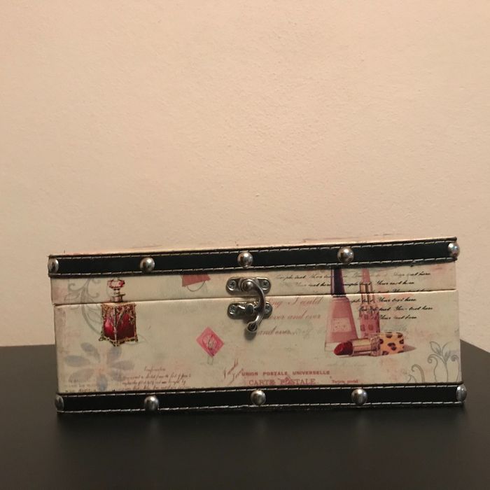 Decorative/Storage Box64750935989634120