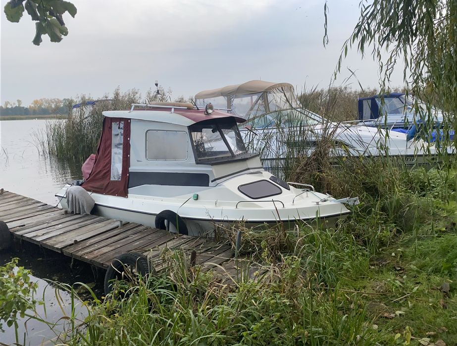 Motorówka wędkarstko-turystyczna