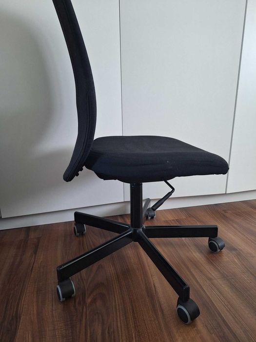 Cadeira de Escritório com encosto em rede