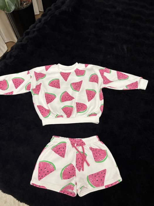 Komplet zestaw bluza spodenki r. 110/116