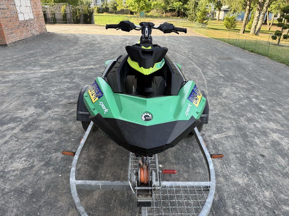 Гідроцикл BRP Spark Trixx. Офіційний