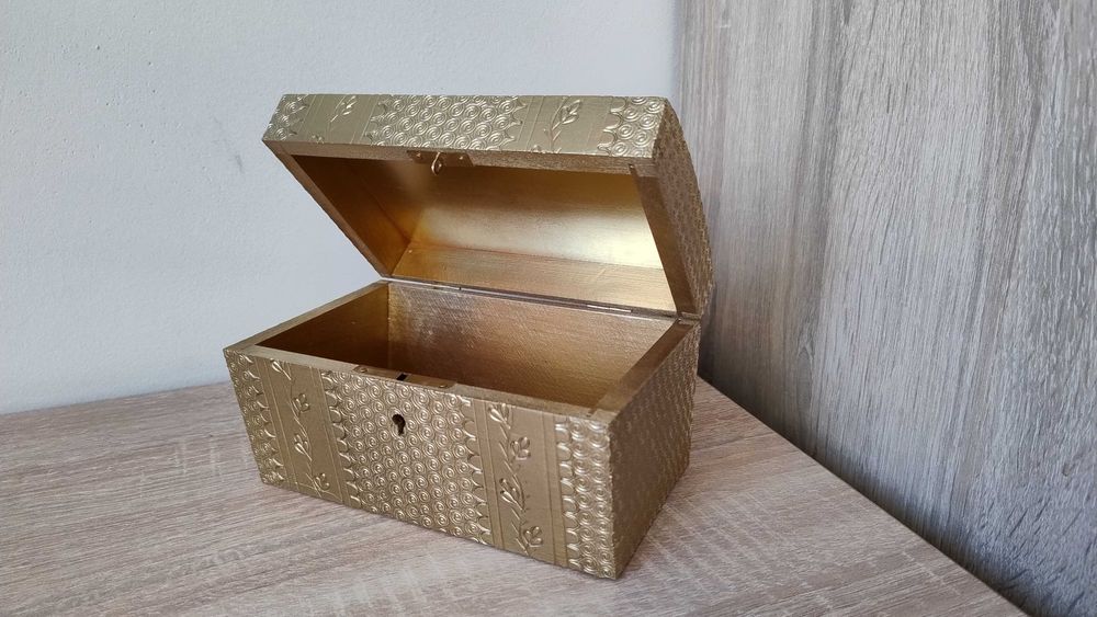 Drewniana szkatułka / PRL