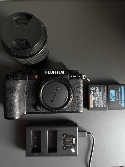 Aparat FUJIFILM X-S10 Czarny + Obiektyw XC 15-45mm Kit