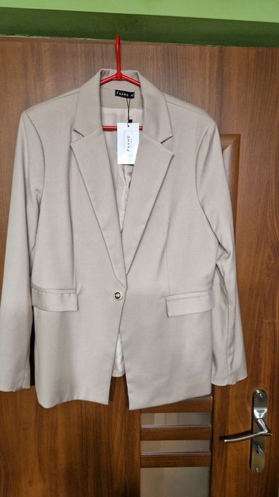 Żakiet beżowy rozmiar 42