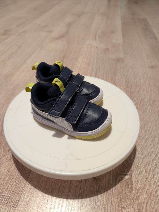 Buty chłopięce Puma rozm. 22