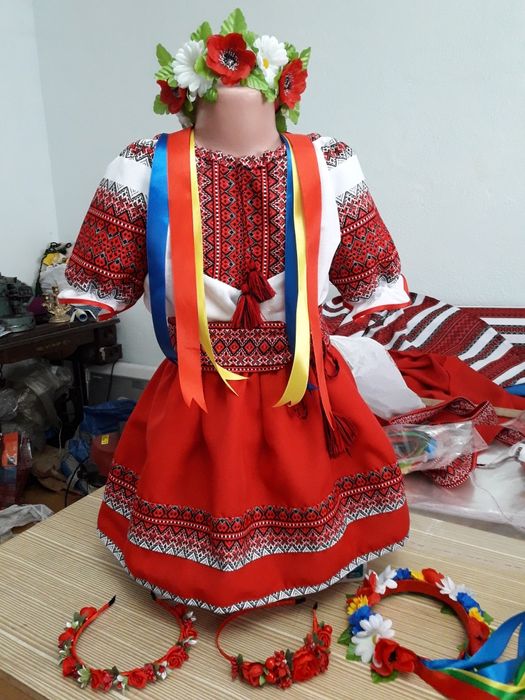 Вишиванка для дівчинки.Комплект "Калиновий"