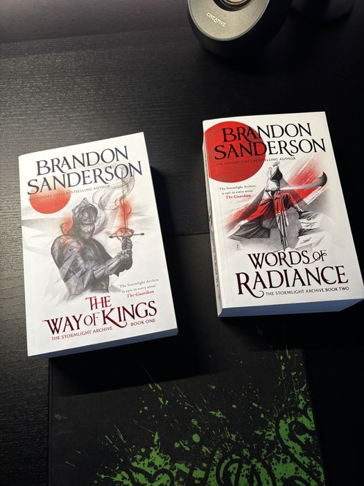 Livros Brandon Sanderson em ingles