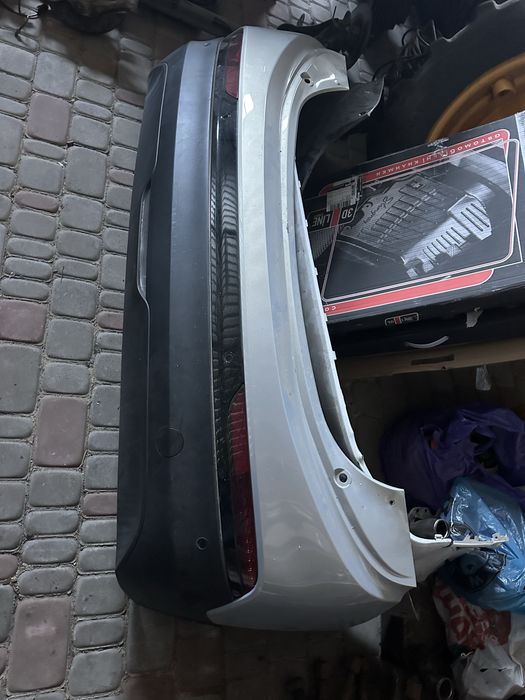 Задній бампер щевроле болт і є ще багато запчастин