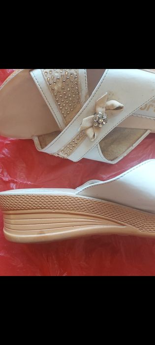 Klapki damskie rozmiar 41 firma Rima Joudi
