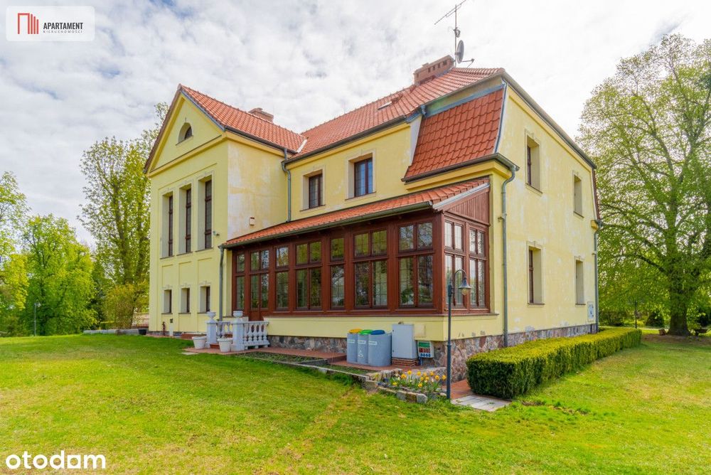 Piękny dwór z parkiem i stawem – 3,34 ha
