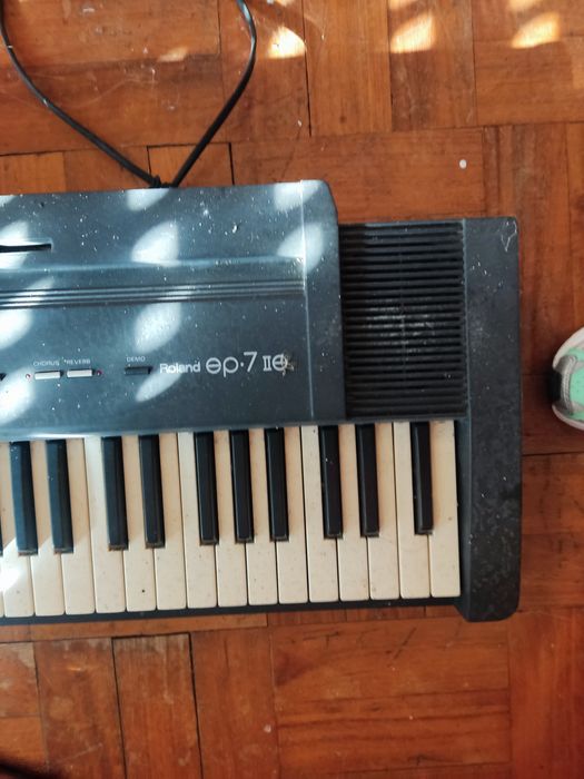 Órgão Piano Digital Roland EP-7 II