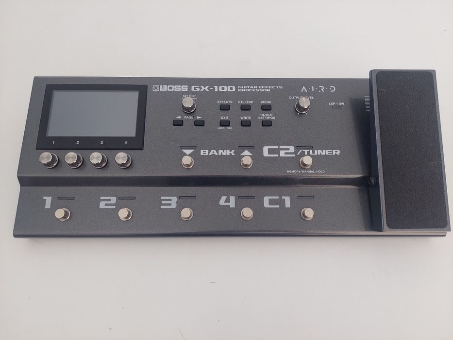 Boss GX 100 como nova