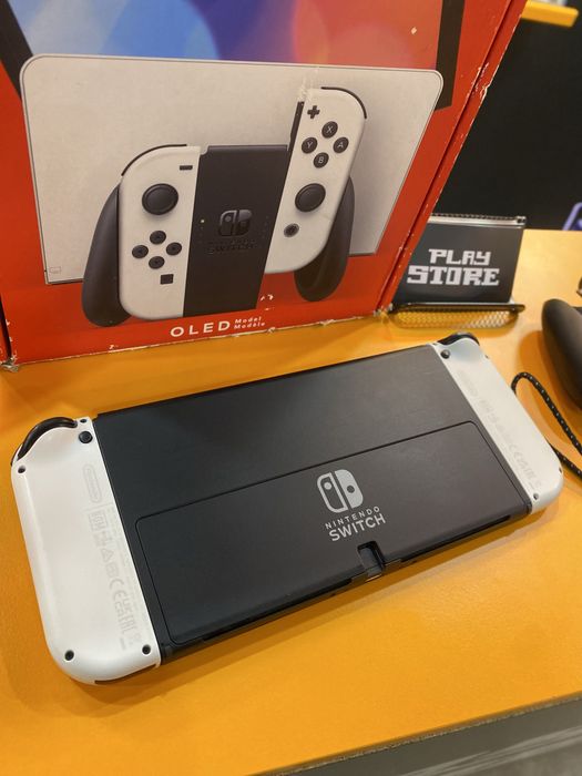 Nintendo Switch OLED з іграми у комплекті