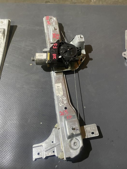 Elevador porta Peugeot 208