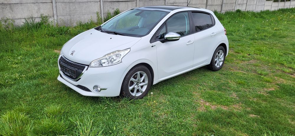 Peugeot 208 1.2benzyna